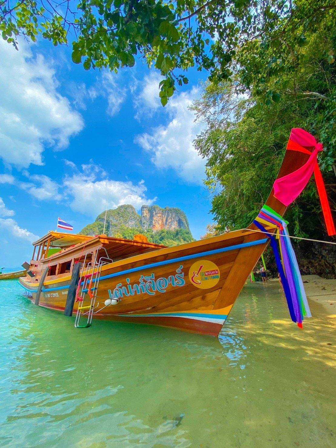 Private luxury longtail 9-island Krabi tour