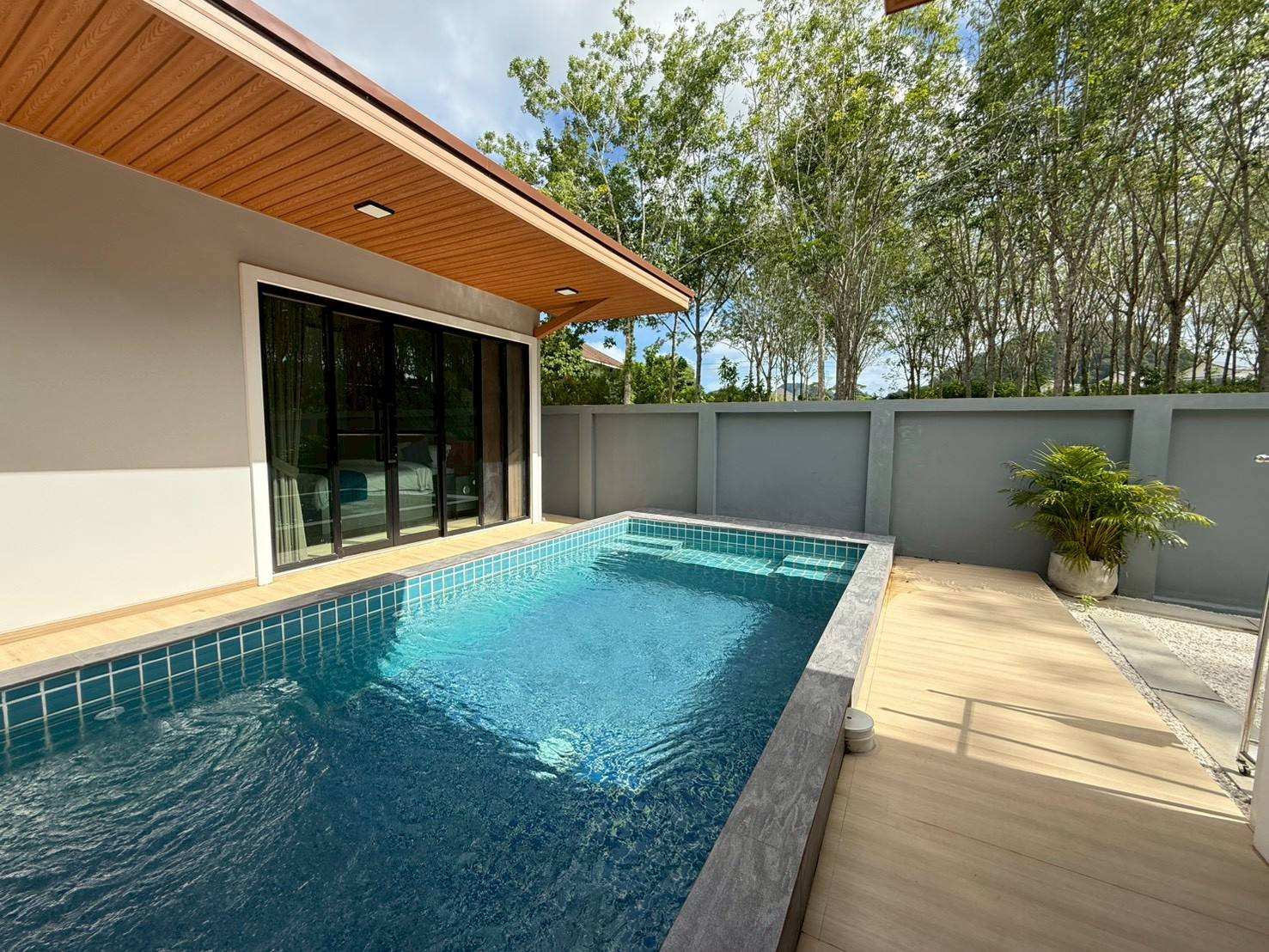 LINE_ALBUM_Qlity pool villa 6.9MB_260529_61