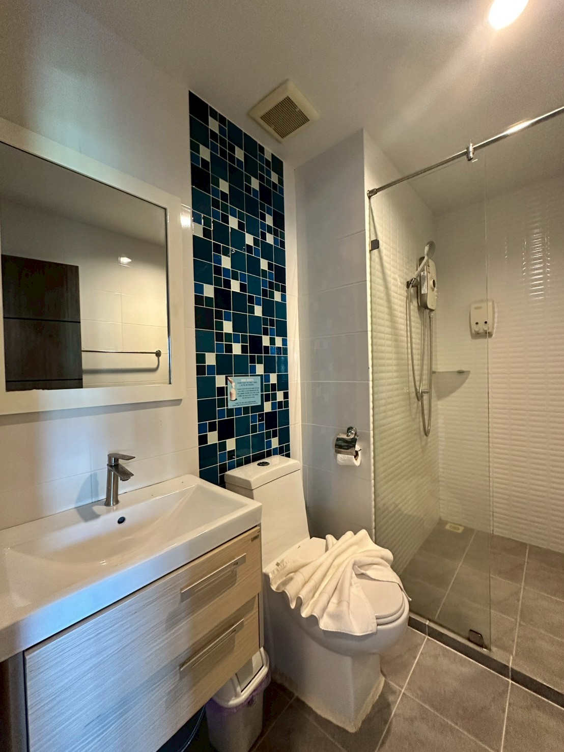 LINE_ALBUM_Sea condo14_260716_28