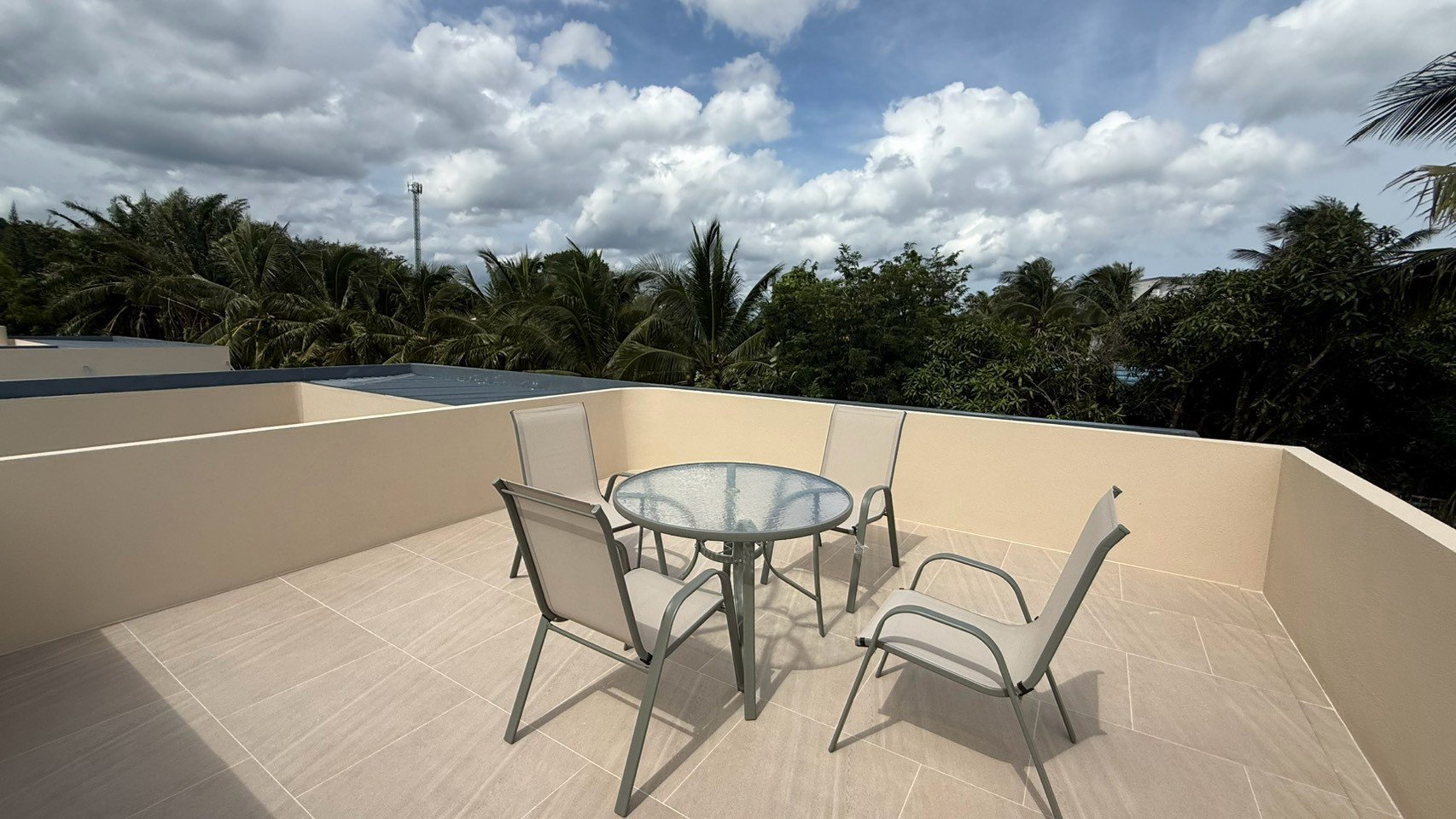 LINE_ALBUM_Fern Makkro Villa_260902_11