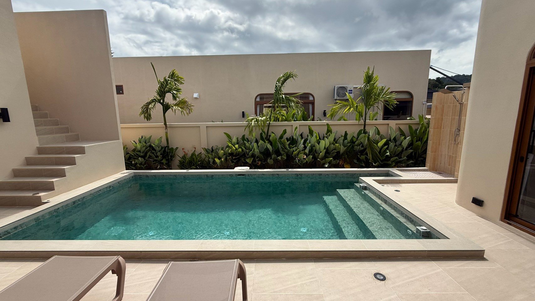 LINE_ALBUM_Fern Makkro Villa_260902_19