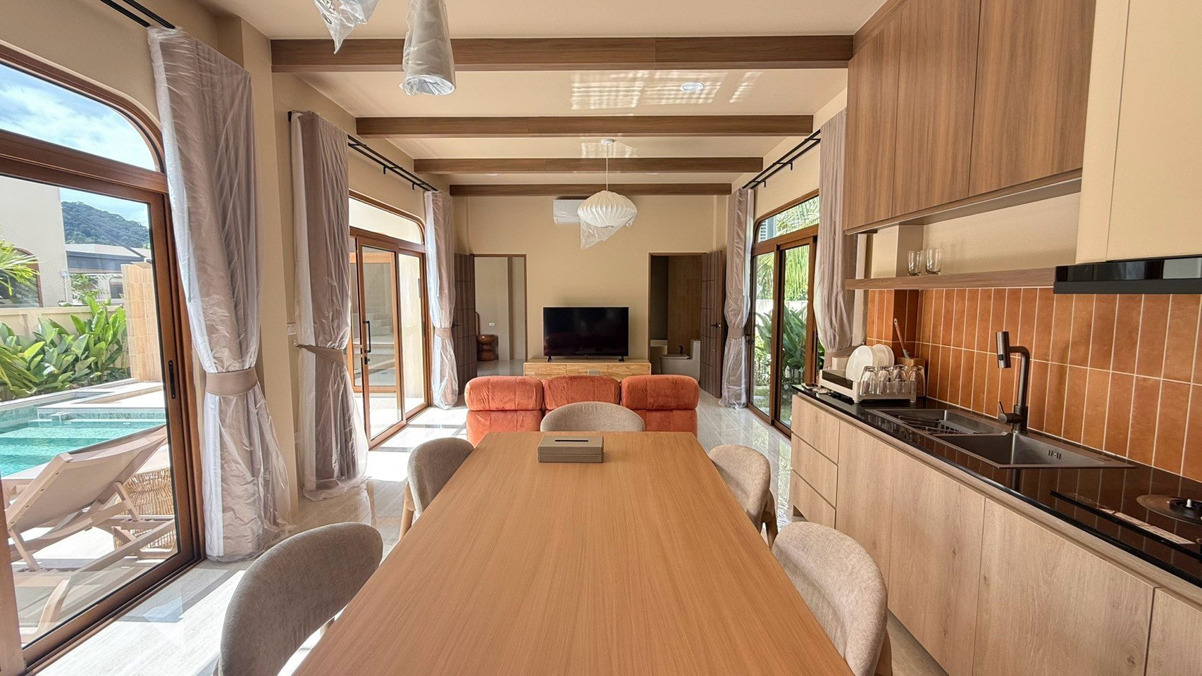 LINE_ALBUM_Fern Makkro Villa_260902_23