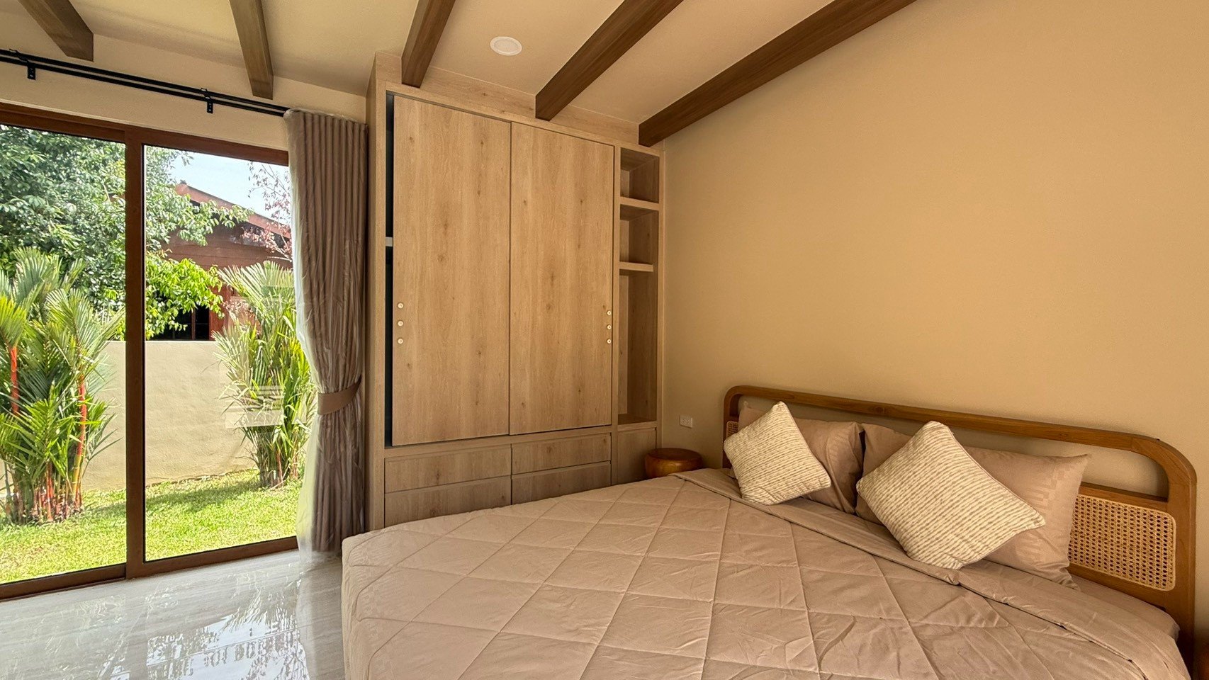 LINE_ALBUM_Fern Makkro Villa_260902_27