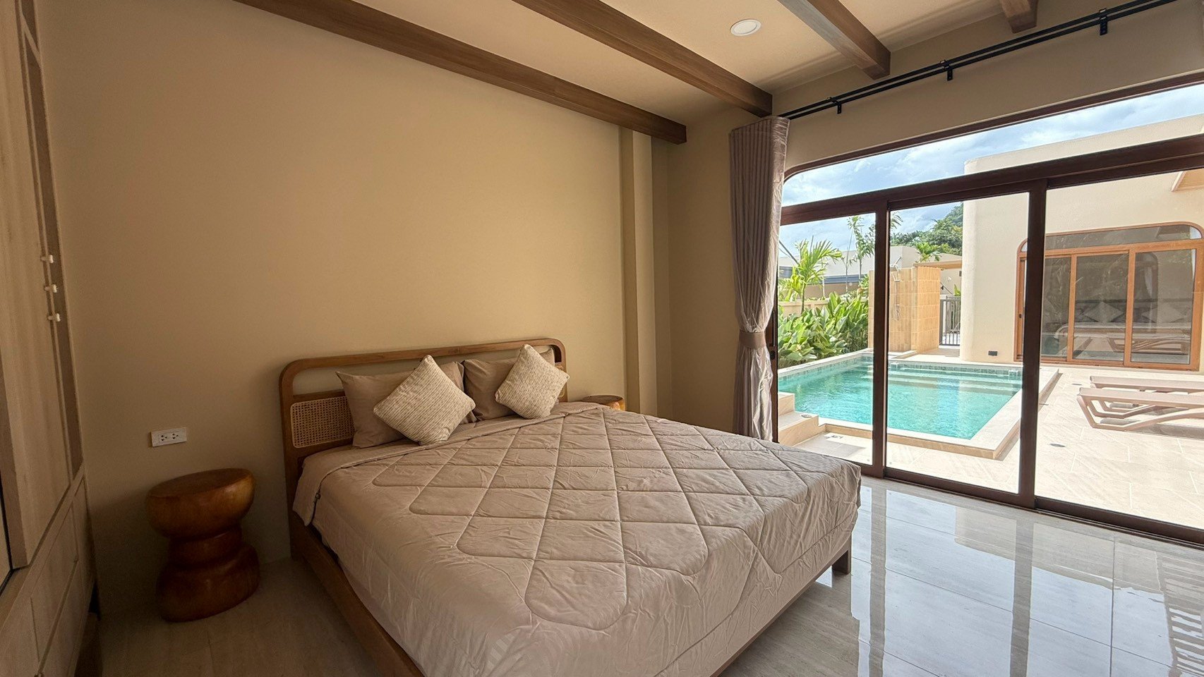 LINE_ALBUM_Fern Makkro Villa_260902_30
