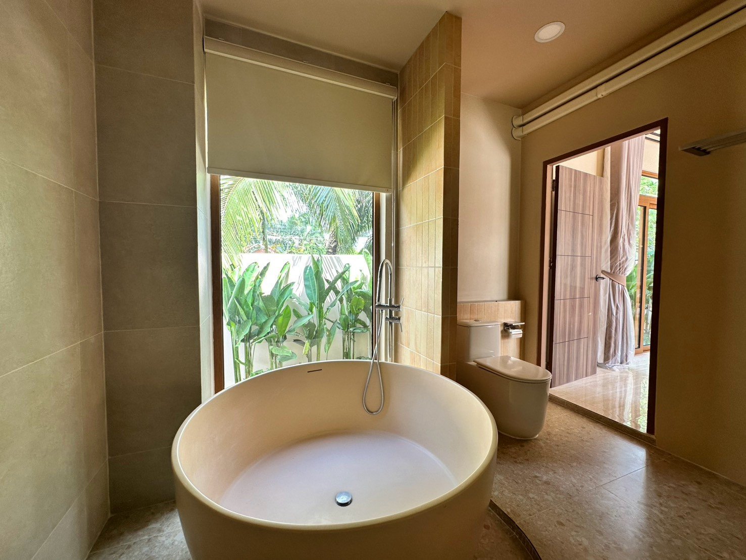 LINE_ALBUM_Fern Makkro Villa_260902_48