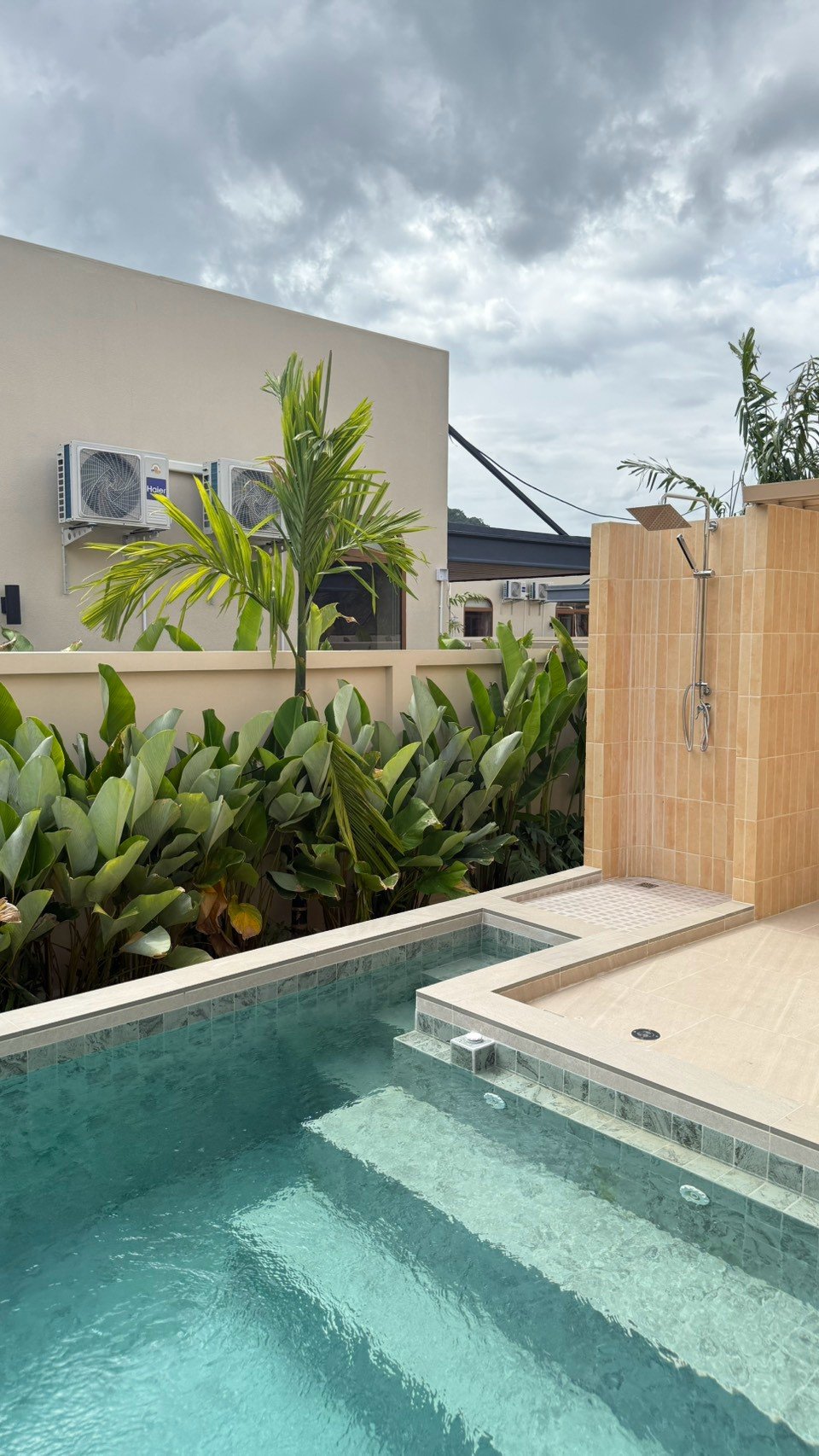 LINE_ALBUM_Fern Makkro Villa_260902_5