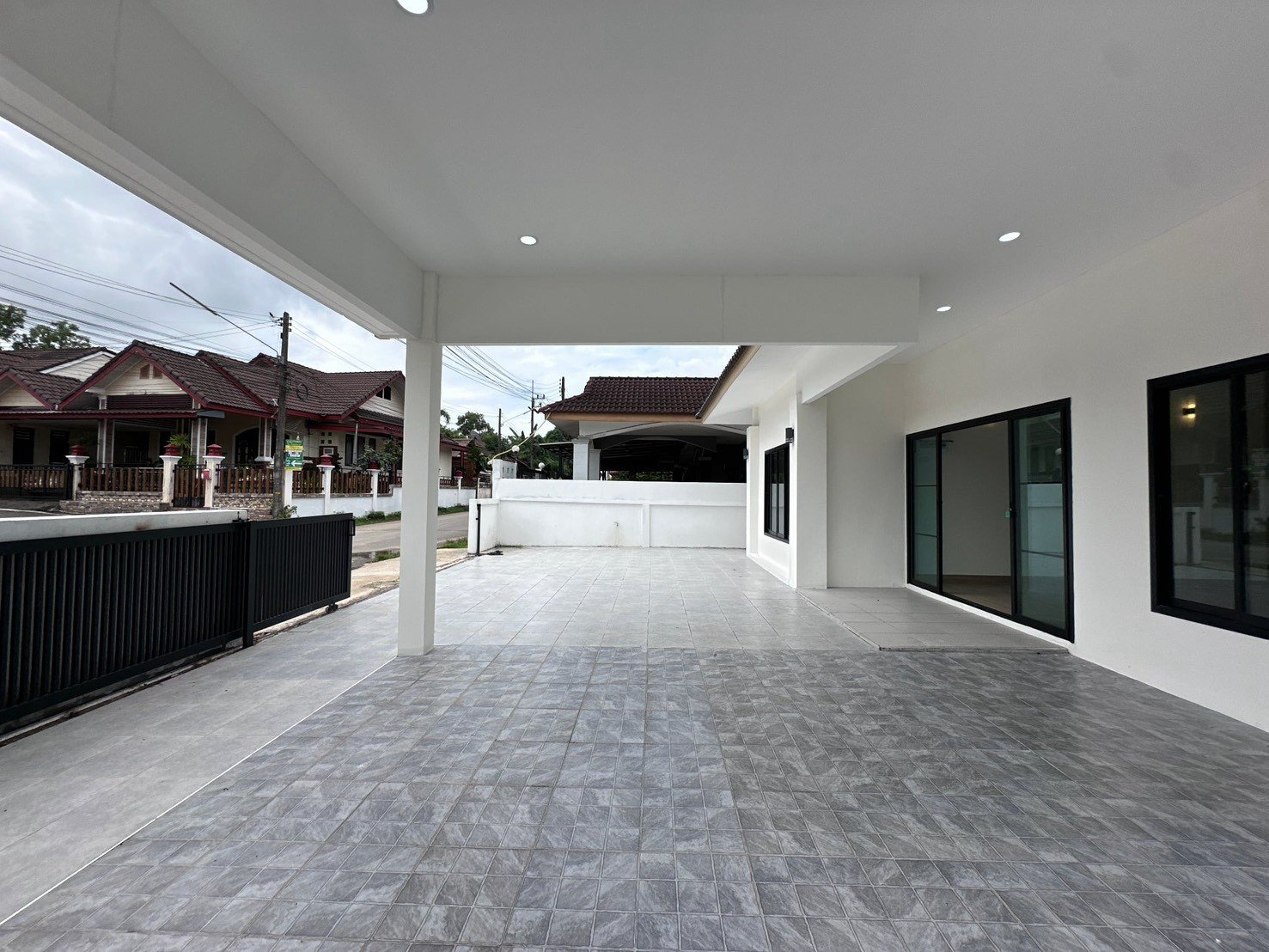 LINE_ALBUM_Single-Storey Corner House for Sale in Krabi Town_260918_5