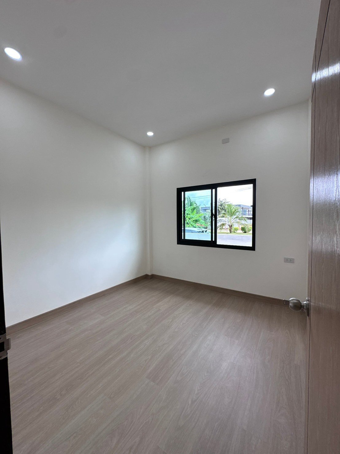 LINE_ALBUM_Single-Storey Corner House for Sale in Krabi Town_260918_8