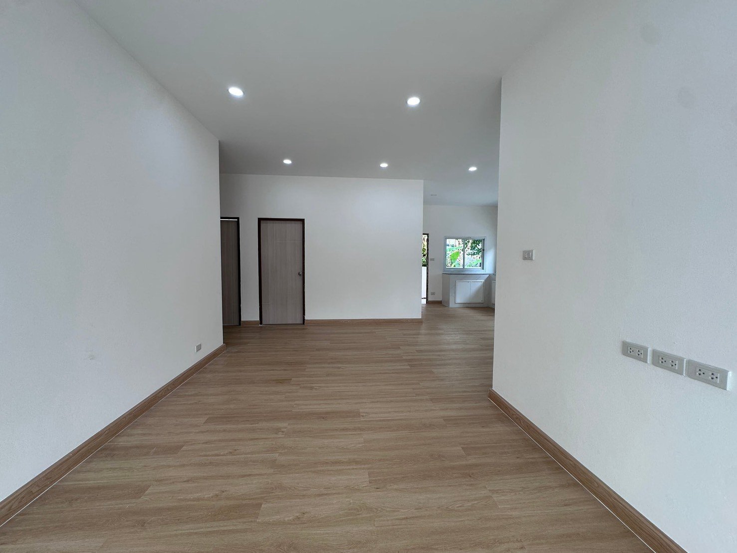 LINE_ALBUM_Urgent Sale! Corner single-storey house Krabi town_260918_14