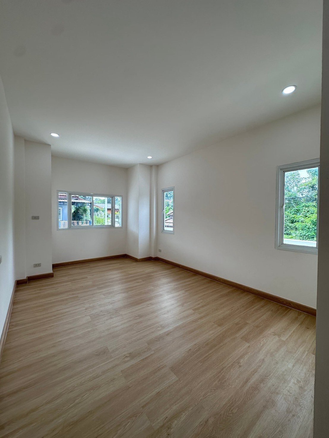 LINE_ALBUM_Urgent Sale! Corner single-storey house Krabi town_260918_16