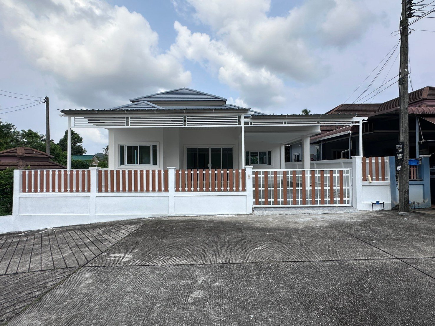 LINE_ALBUM_Urgent Sale! Corner single-storey house Krabi town_260918_5