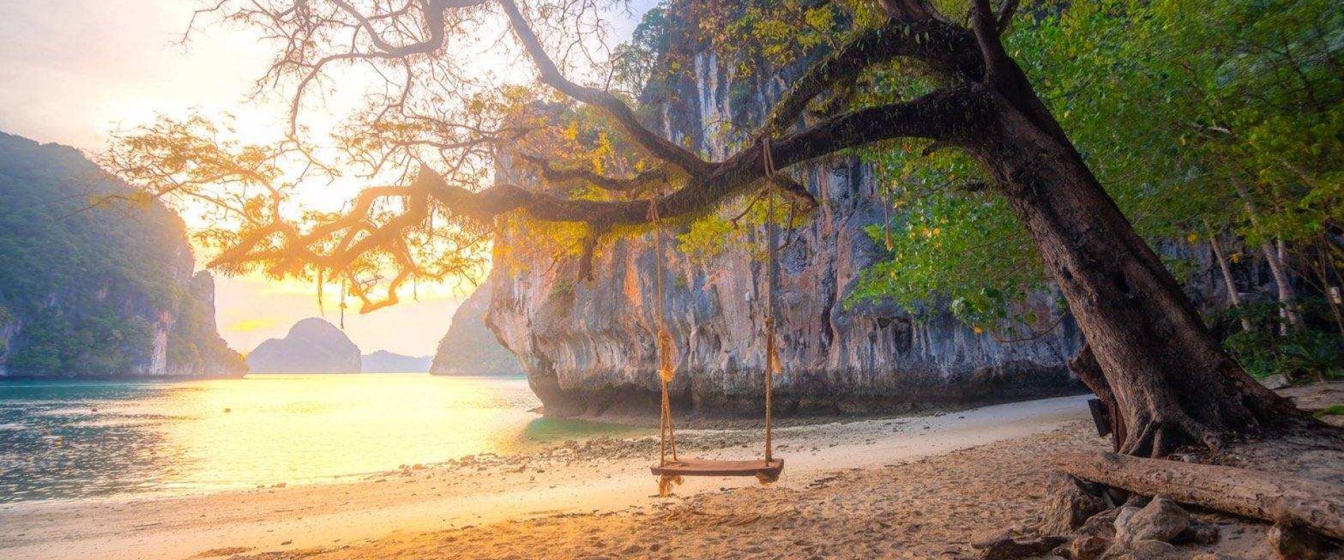 Private luxury longtail boat to Hong Island, Krabi tour